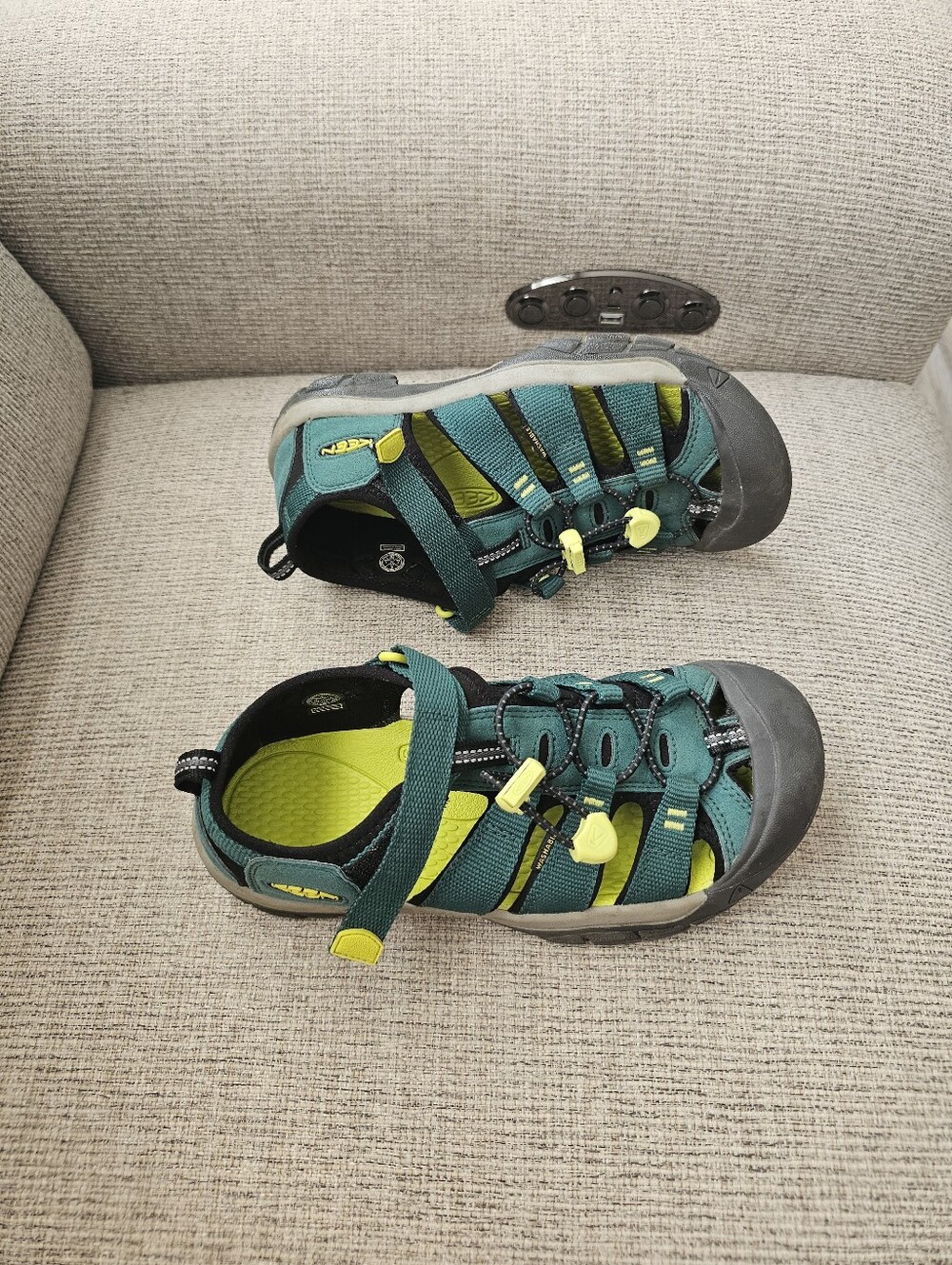 KEEN Kids' Newport H2 Closed Toe Water Sandals - Picture 2 of 7